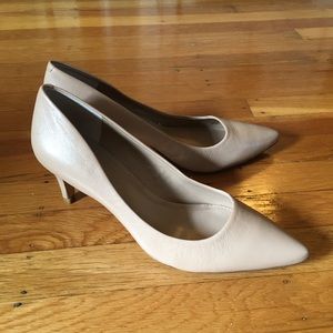 Banana Republic Beige Pumps